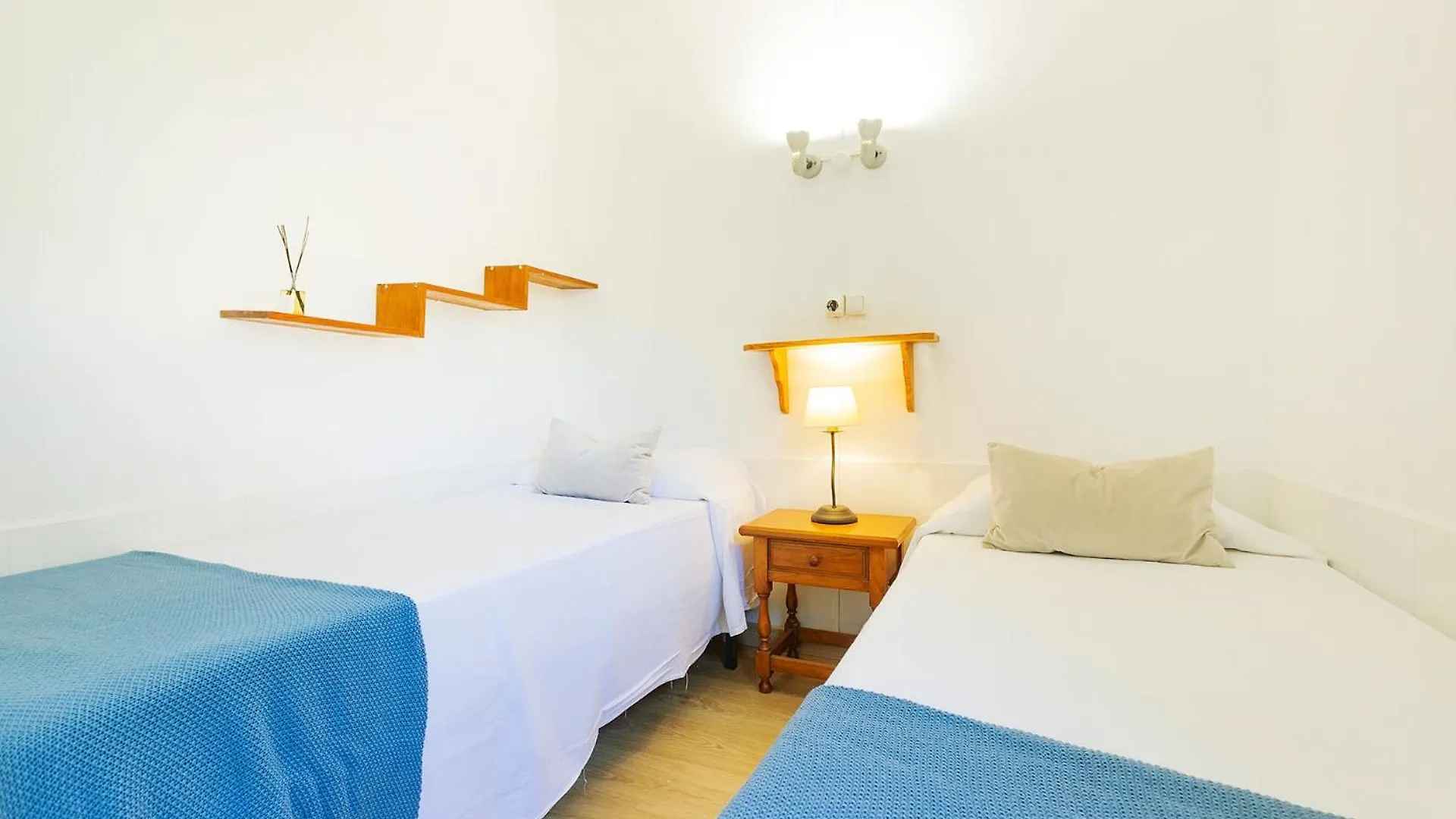 Rnet - Port Estrella 8 Villa Roses Holiday home